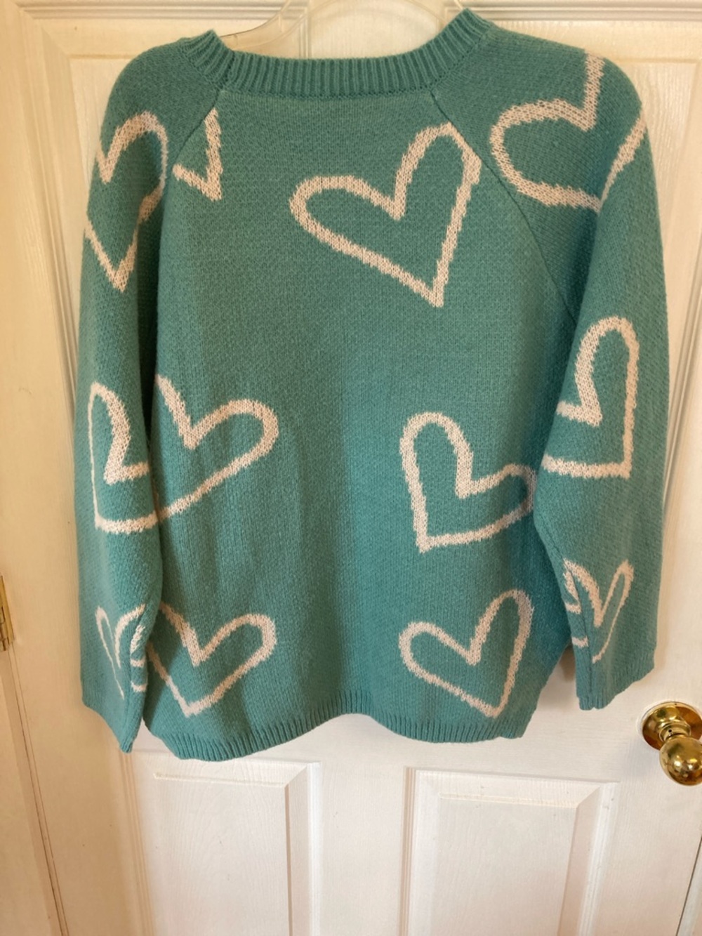 easel NWT Seafoam Crewneck Sweater with White Heart - Picture 7 of 9